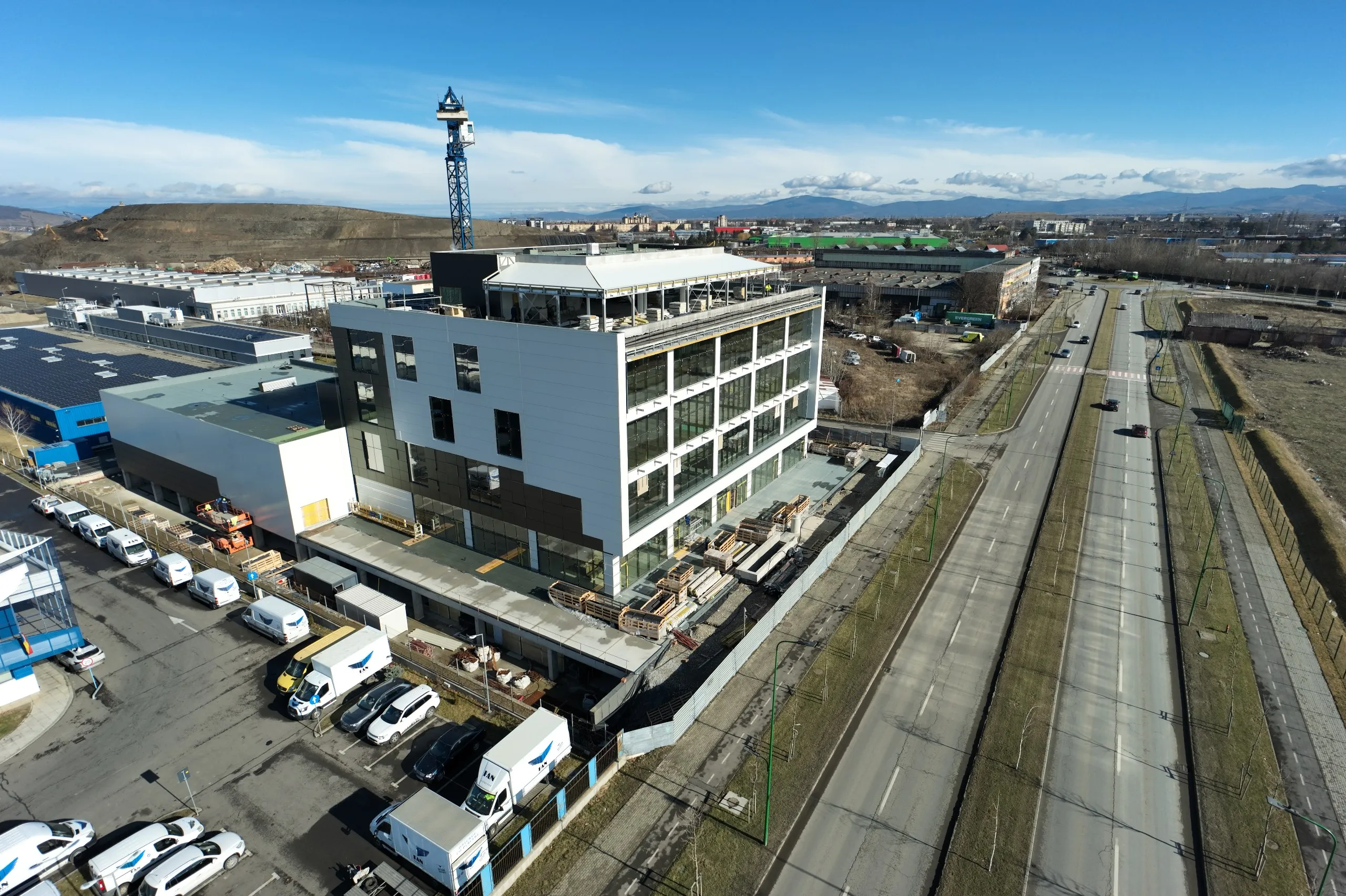 Imagine din șantier — construcția Inventa Club